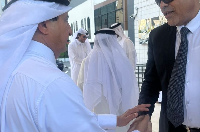 وزير العمل يلتقي رئيس غرفة تجارة وصناعة قطر لتفعيل التعاون بالملفات المشتركة 