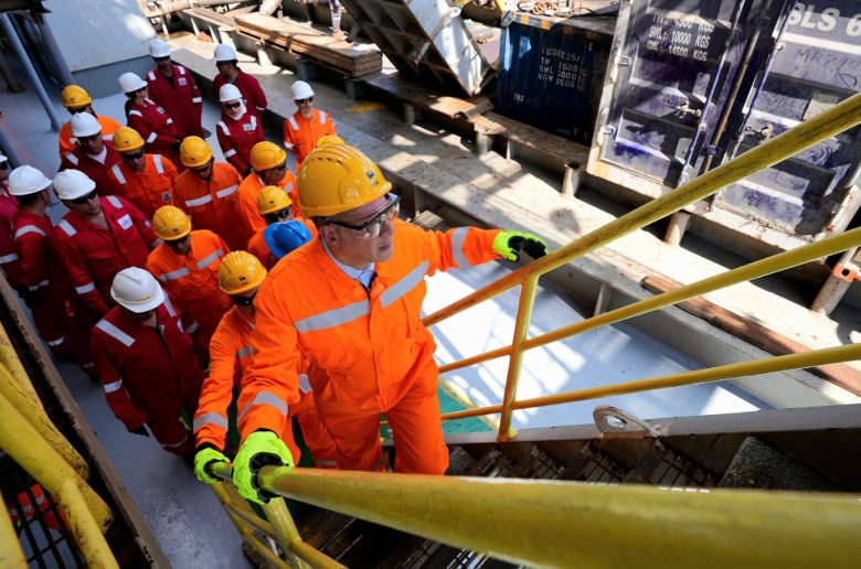 جانب من زيارة وزير البترول