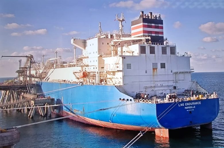 شاحنة نقل الغاز المسال