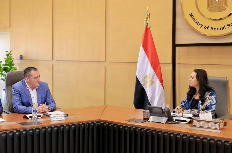 وزيرة التضامن تتابع تجهيز مراكز التجميع والمواءمة بمشروع توطين صناعة الأطراف الصناعية