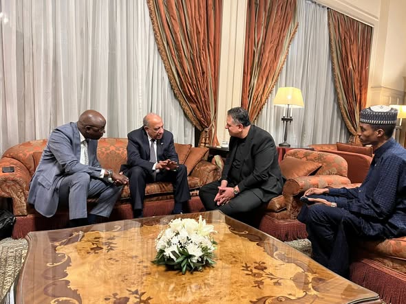 جانب من المباحثات