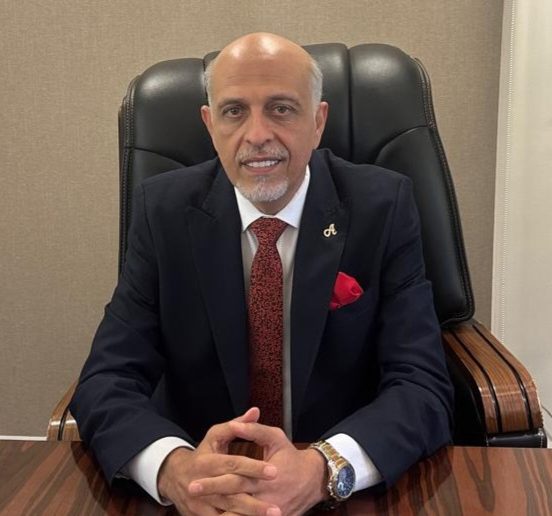 أكرم الصواف رئيس مجلس إدارة الحياة القابضة للاستثمارات المالية