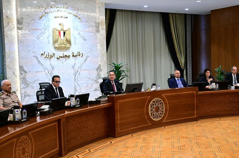 رئيس الوزراء يهنئ الرئيس والحكومة والشعب بمناسبة افتتاح المتحف المصري الكبير