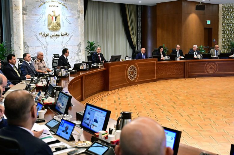 مجلس الوزراء يوافق على مشروع قرار بشأن تفعيل التسجيل التلقائي لغير القادرين بمنظومة التأمين الصحي الشامل