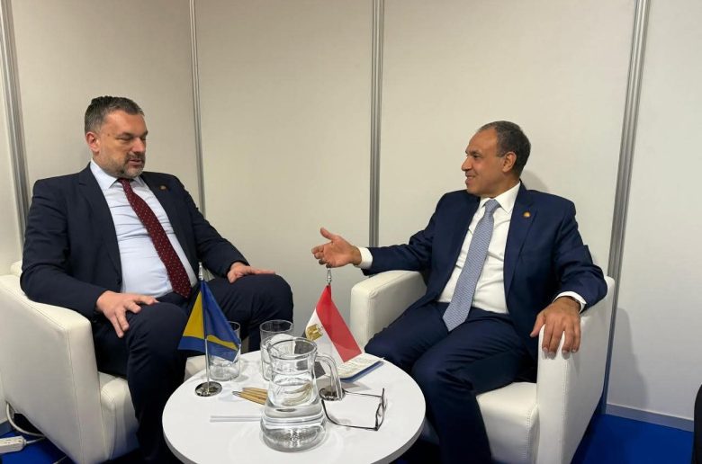 وزير الخارجية يؤكد ضرورة دفع علاقات التعاون الاقتصادي والتجاري مع البوسنة والهرسك