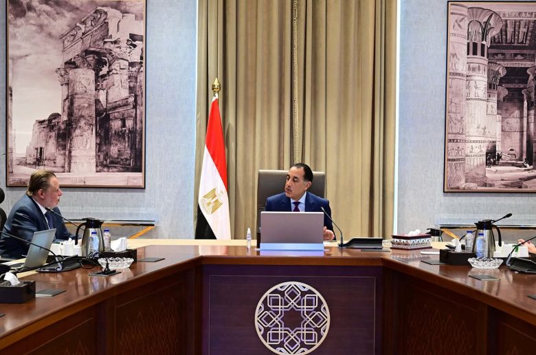 الحكومة: توافر الاحتياطي الإستراتيجي من المواد البترولية عند مستويات آمنة