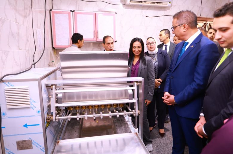 وزيرة التضامن تتفقد مشروع خدمة المرأة العاملة بالجمعية المصرية لحماية الأطفال بالحادقة