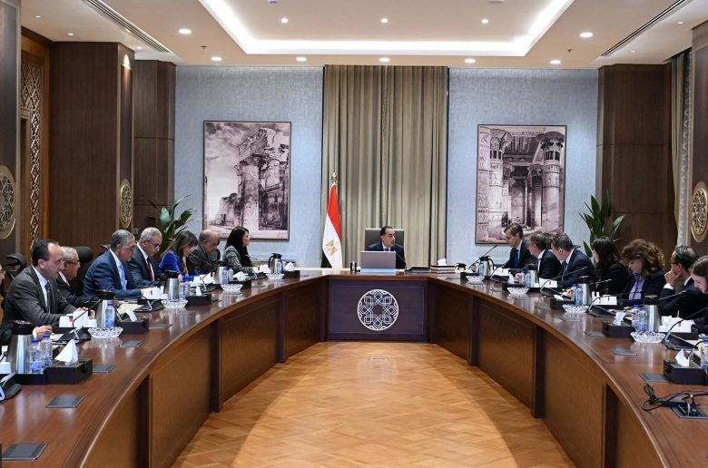 رئيس الوزراء: مصر تحتل المرتبة الثالثة عالميًا في حجم الاستثمارات السنوية للبنك الأوروبي