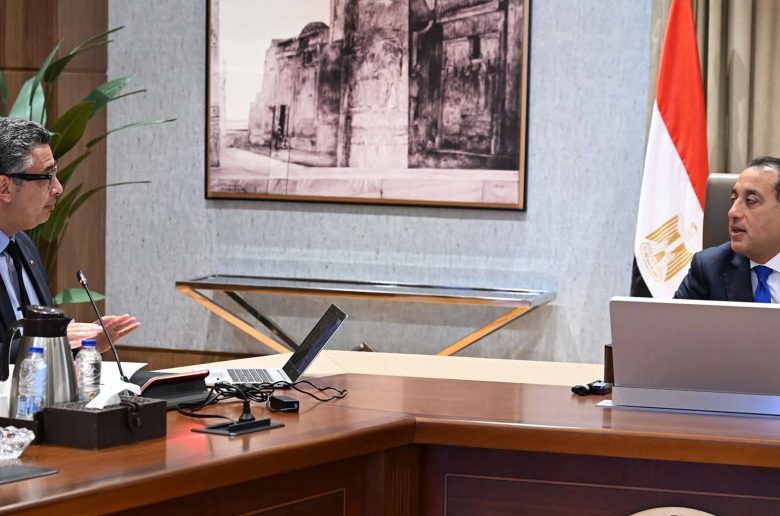 رئيس الوزراء يتابع مستجدات تطوير الدعم لتعزيز كفاءة الاستهداف وتحقيق العدالة