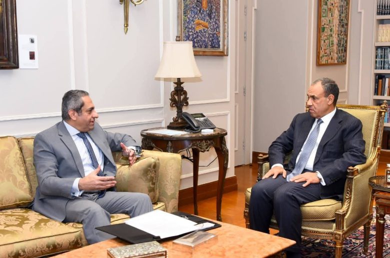 وزير الخارجية يبحث مع رئيس العاصمة الإدارية للتنمية إجراءات نقل السفارات والبعثات