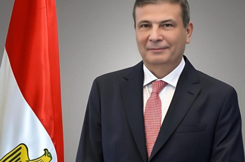 وزير الزراعة يرفع سن المتقدمين لمسابقة التعاقد مع البيطريين الجدد إلى 35 عاما