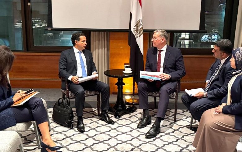 جانب من اللقاءات