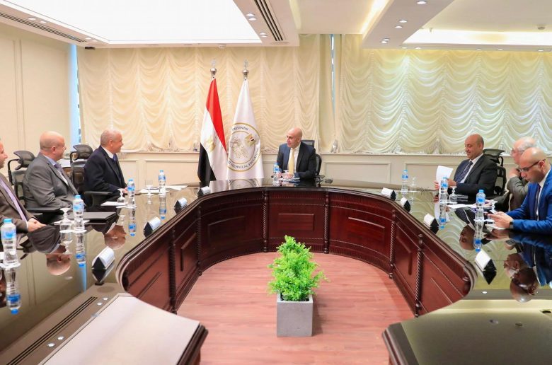 وزير التعليم يبحث مع مجموعة العربي تعزيز الشراكة في تطوير التعليم الفني