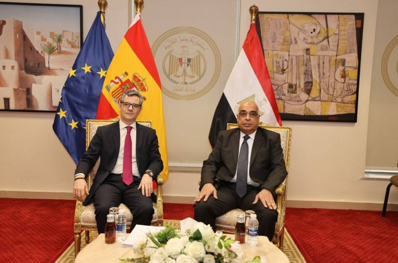 وزير العدل ونظيره الإسباني يوقعان اتفاقيتين للمساعدة القضائية وتسليم المجرمين