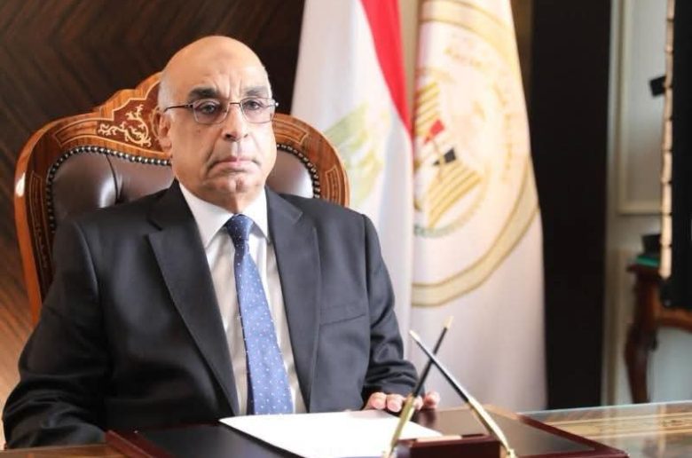 الشهر العقاري يفوز بجائزة الوحدة المتميزة في تقديم الخدمات الحكومية