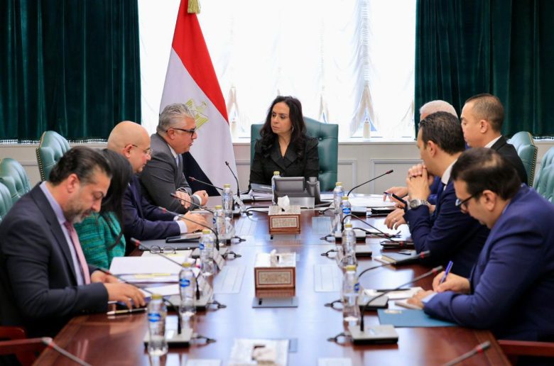 التضامن واقتصادية قناة السويس يبحثان دعم التمكين الاقتصادي لأسر «تكافل وكرامة»