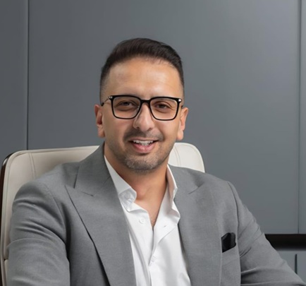 الدكتور عمرو العدل، نائب رئيس مجلس الإدارة والرئيس التنفيذى للشركة