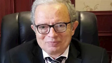 السيرة الذاتية للدكتور حسين عيسى نائب رئيس الوزراء للشؤون