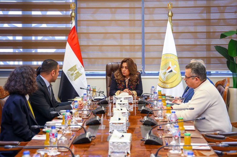 وزيرة التنمية المحلية تبحث جهود تطوير منطقة الزمالك وتعزيز جودة الحياة بها