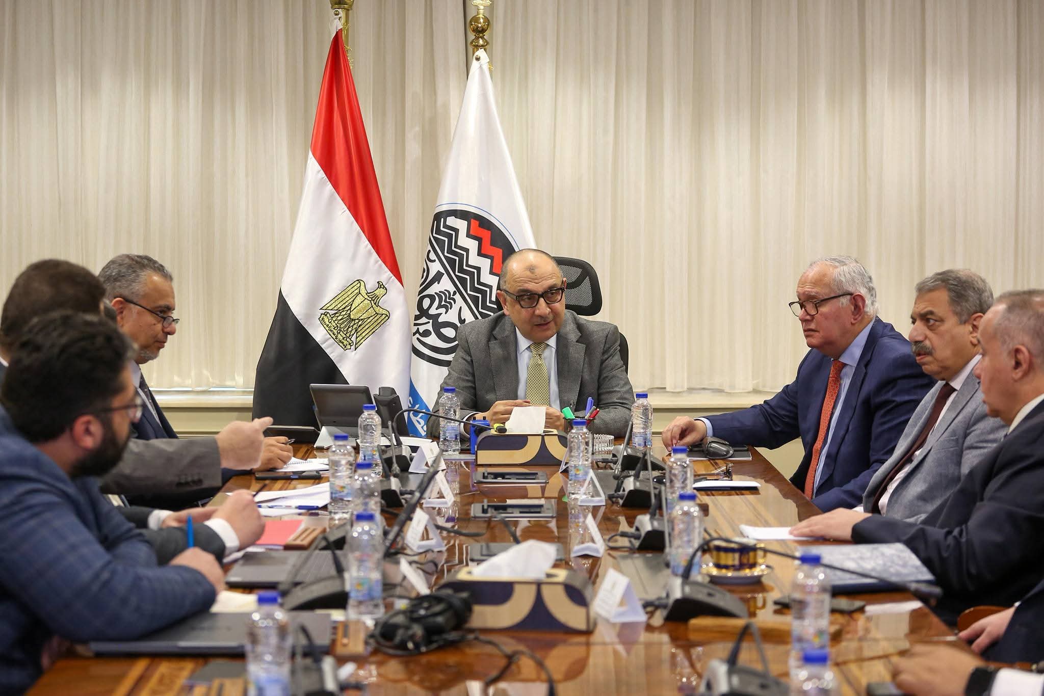 وزير قطاع الأعمال يبحث مع اتحاد مستثمري الأفرو-آسيوي فرص الشراكة في القطاعات الحيوية - أموال الغد