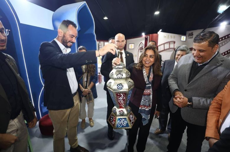 وزيرة التنمية المحلية تتفقد مبادرة «المنفذ» وتتابع تعبئة وتغليف كراتين رمضان