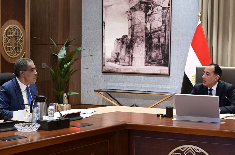 رئيس الوزراء: المرحلة المقبلة تتطلب وضع آليات واضحة لتبصرة الرأي العام بالحقائق