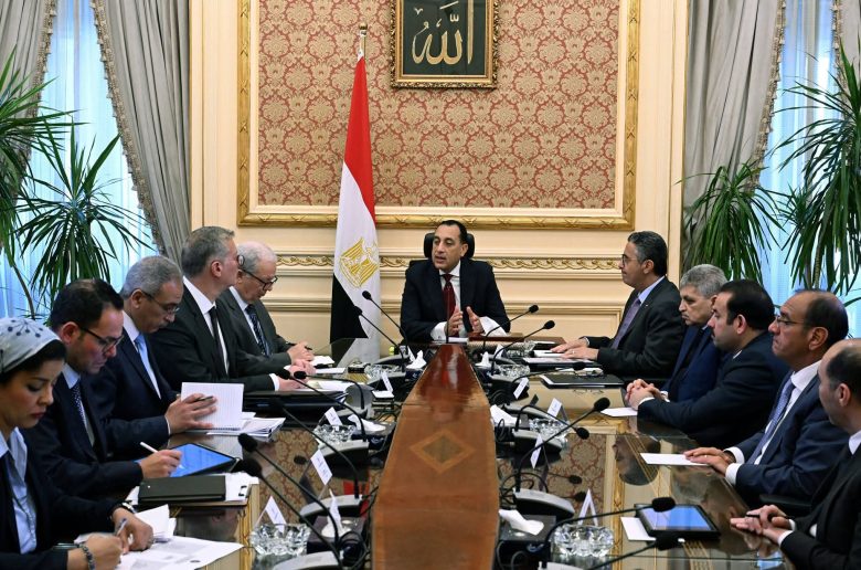 رئيس الوزراء يشدد على المتابعة الميدانية الدائمة للأسواق واستدامة توافر السلع 