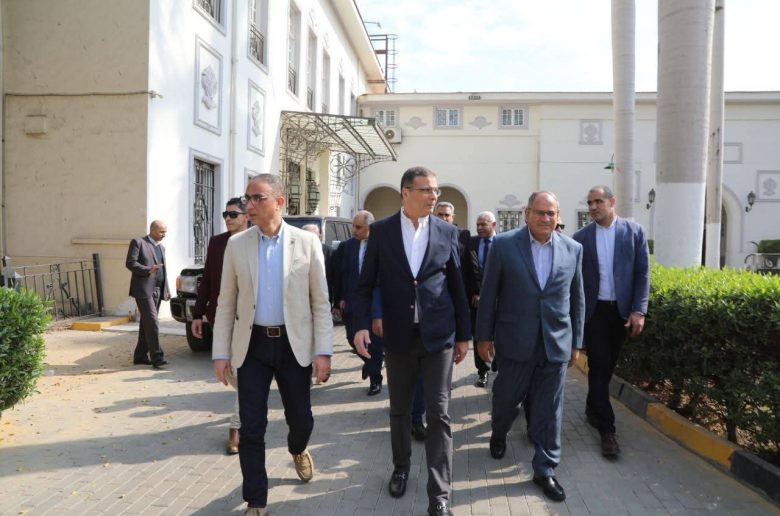 وزير الزراعة ومحافظ الجيزة يتفقدان المتحف الزراعي ويشيدان بأعمال التطوير