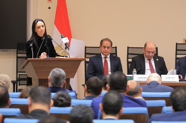 وزيرة التضامن تطالب بتنظيم الألعاب الرقمية بإلزامها بوجود ممثل لها داخل الدولة