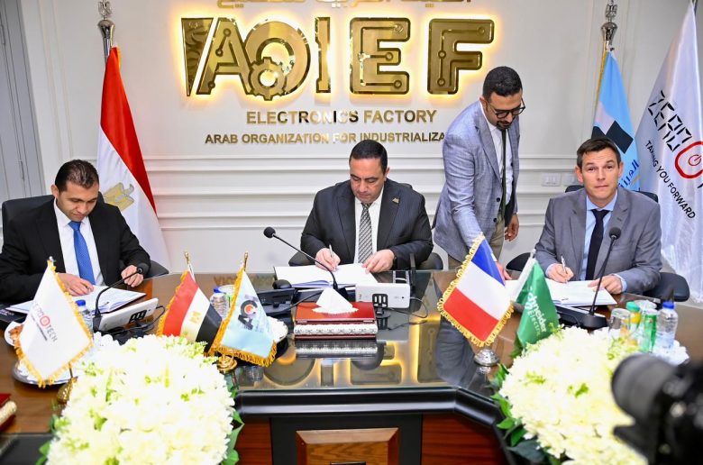 شنايدر إلكتريك وزيروتك يتعاونان لتجميع وحدات الداتا سنتر بمصنع العربية للتصنيع 