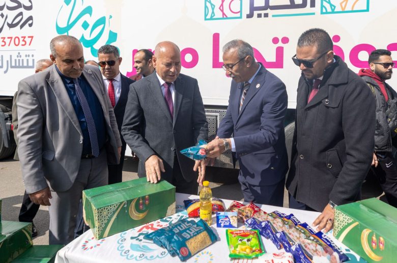 محافظ القاهرة يستقبل قوافل مبادرة «أبواب الخير» في الأسمرات