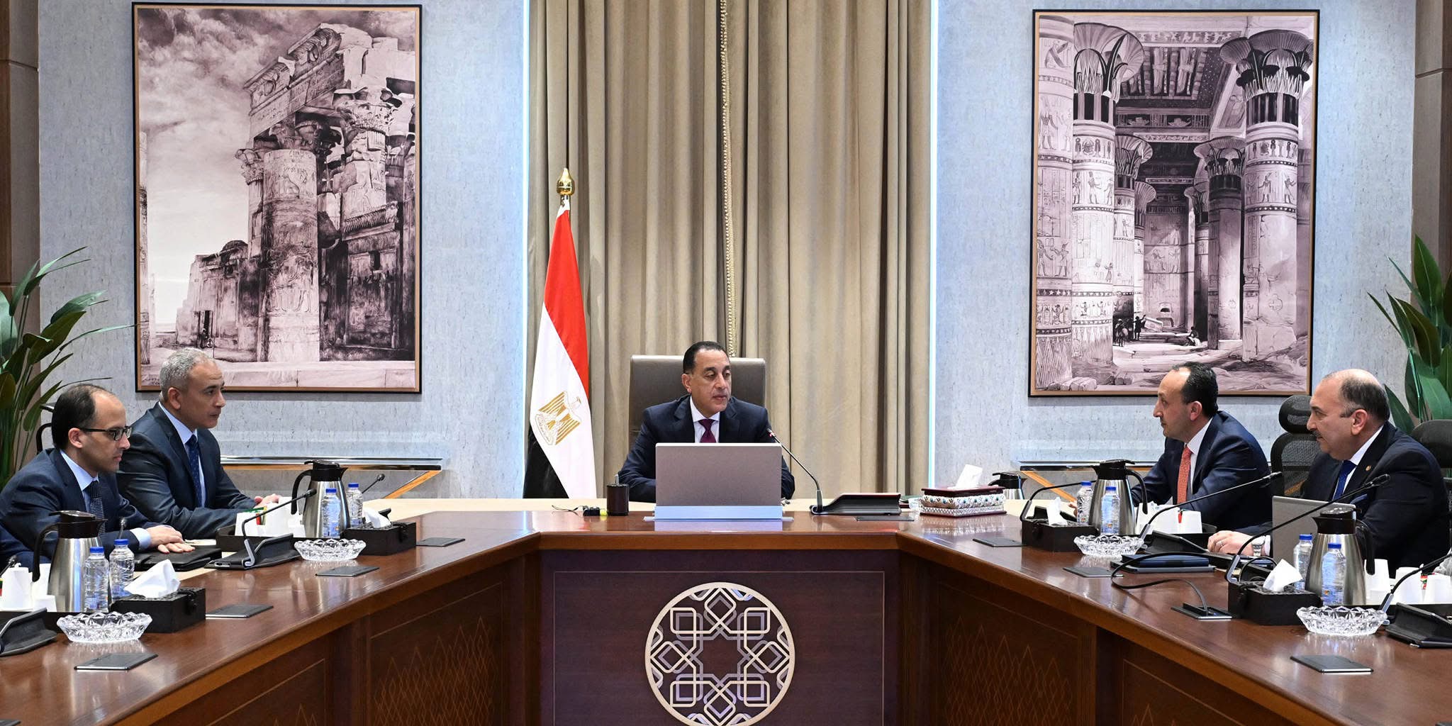 مدبولى لمساعد الأمين العام للشكاوى: أنتم جنود فى الميدان وهدفنا رضا المواطن - أموال الغد