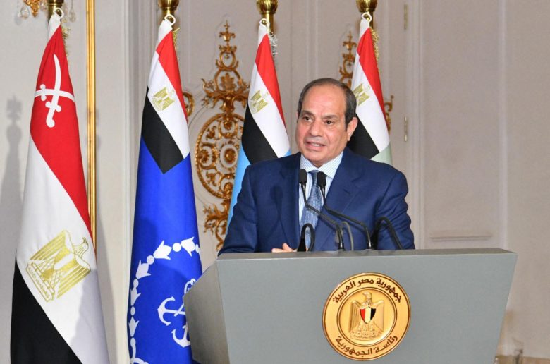 الرئيس السيسي: اطمئنوا على مصر ولن يتمكن أحد بفضل الله أن يقترب منها بشرط أن نظل متكاتفين