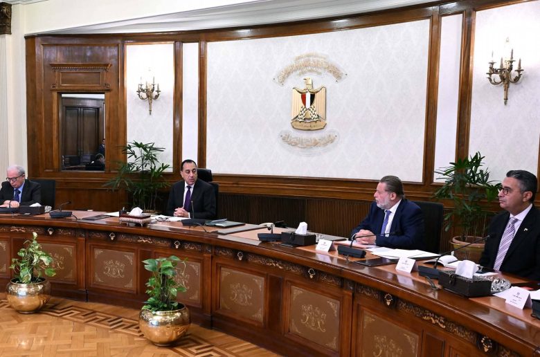 الحكومة: إعداد خطة بالتنسيق مع البنك المركزي لتوفير النقد الأجنبي لتأمين الاحتياجات الأساسية