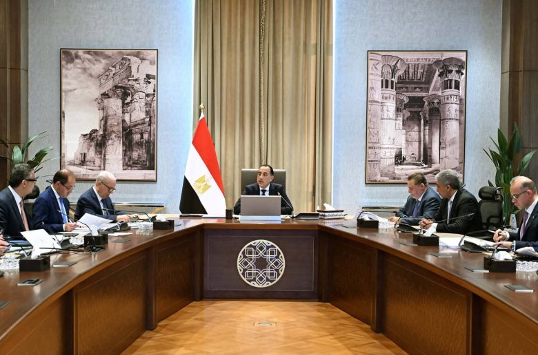 الحكومة تقر حزمة من الإجراءات لترشيد الإنفاق والاستهلاك 