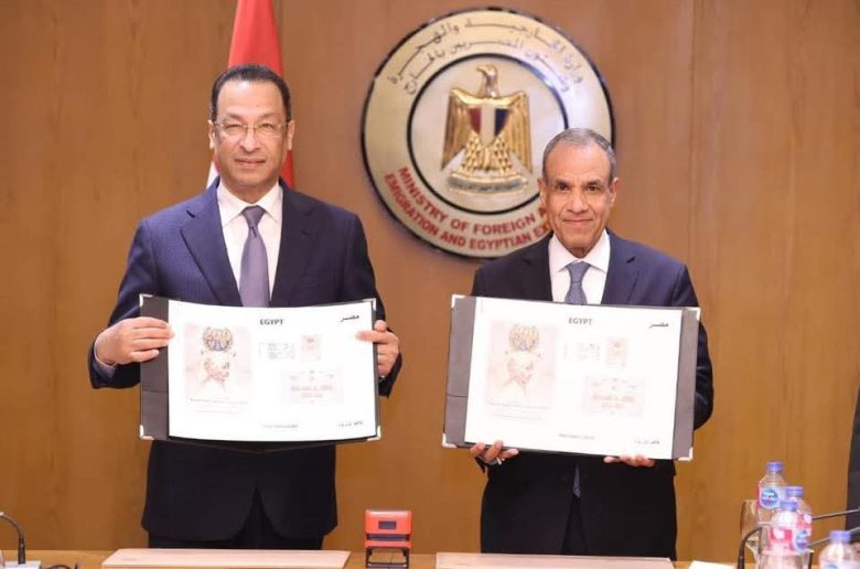 الحكومة: مد الإعفاء الممنوح للتليفون المحمول للمصريين بالخارج إلى 120 يوما