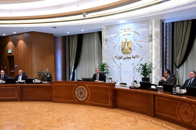 الحكومة تعتمد زيادة أوامر الإسناد لـ59 مشروعًا في البنية التحتية