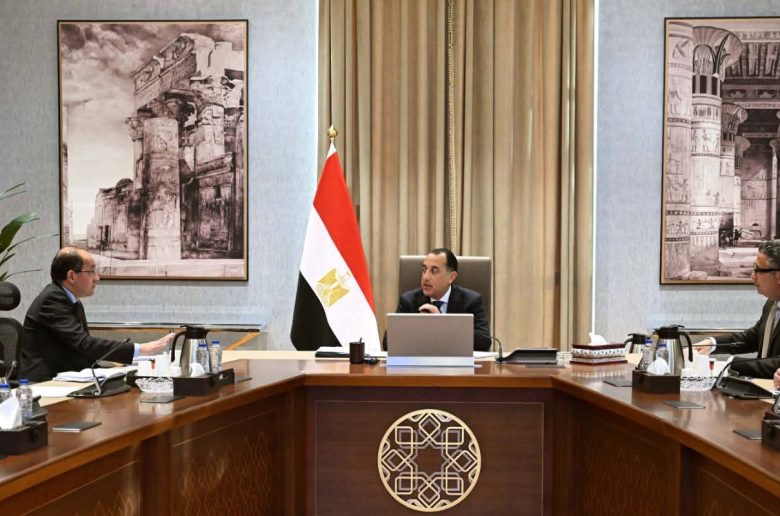 رئيس الوزراء يوجه بتوفير الصوامع اللازمة لاستقبال المحصول الجديد من المزارعين