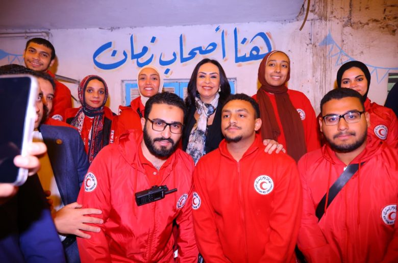 وزيرة التضامن تتفقد استعدادات إفطار المطرية .. وتعلن تدشين مؤسسة شباب 15 رمضان
