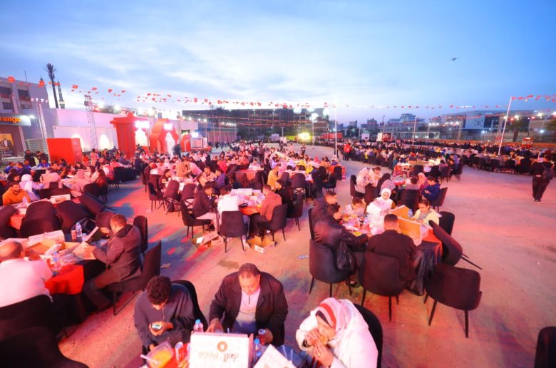 وزارة التضامن وكوكاكولا مصر تدخلان موسوعة جينيس بتقديم أكبر إفطار جماعي