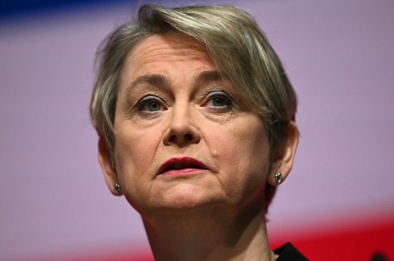 وزيرة الخارجية البريطانية إيفيت كوبر