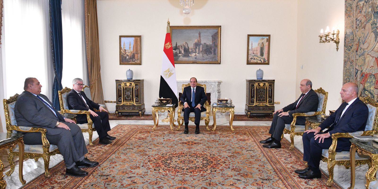 الرئيس السيسي: مصر تنفذ خطة متكاملة لتحديث منظومة الطيران المدني