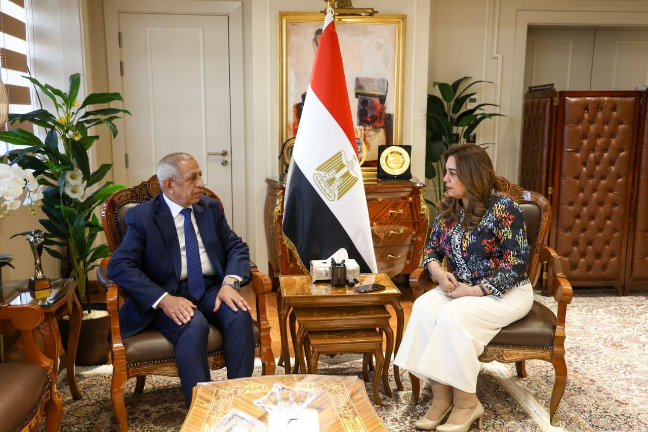 التنمية المحلية والأكاديمية العربية للعلوم والتكنولوجيا توقعان بروتوكولًا لتطوير قدرات العاملين بالمحليات