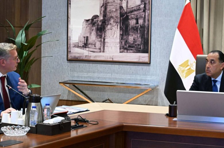 الحكومة تستعرض جود تأمين مخزون استراتيجي مستدام وآمن من المشتقات البترولية