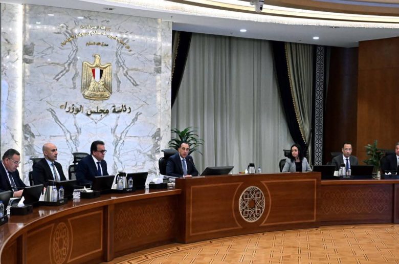 رئيس الوزراء يوجه بالانتهاء من مسودة قانون حماية الأطفال على الإنترنت بمصر