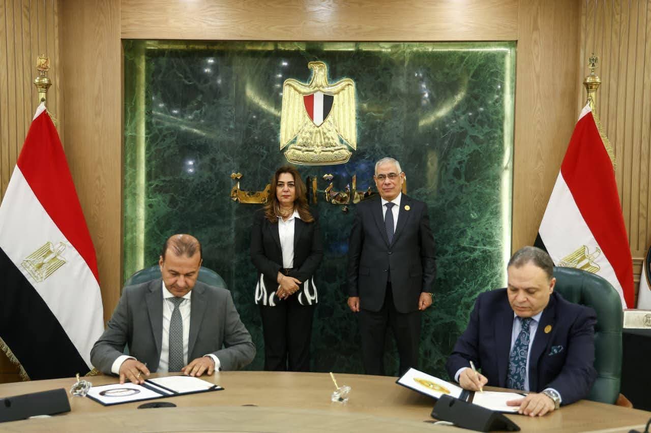 النيابة العامة تسترد أراضي بقيمة 2.2 مليار جنيه.. وتسلم سبائك فضية لوزارة المالية
