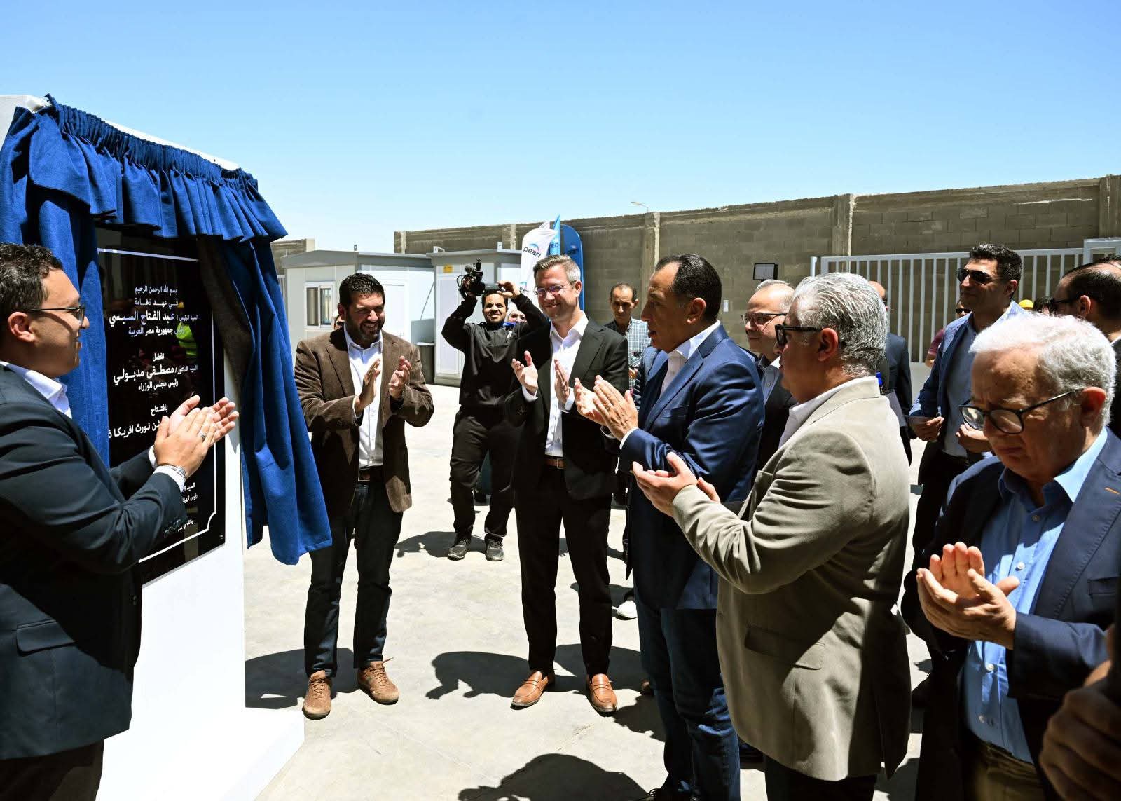 مدبولي يفتتح مصنع «بيرل بولي يوريثان» بالسخنة باستثمارات 3 ملايين دولار لدعم صناعات السيارات والأجهزة المنزلية