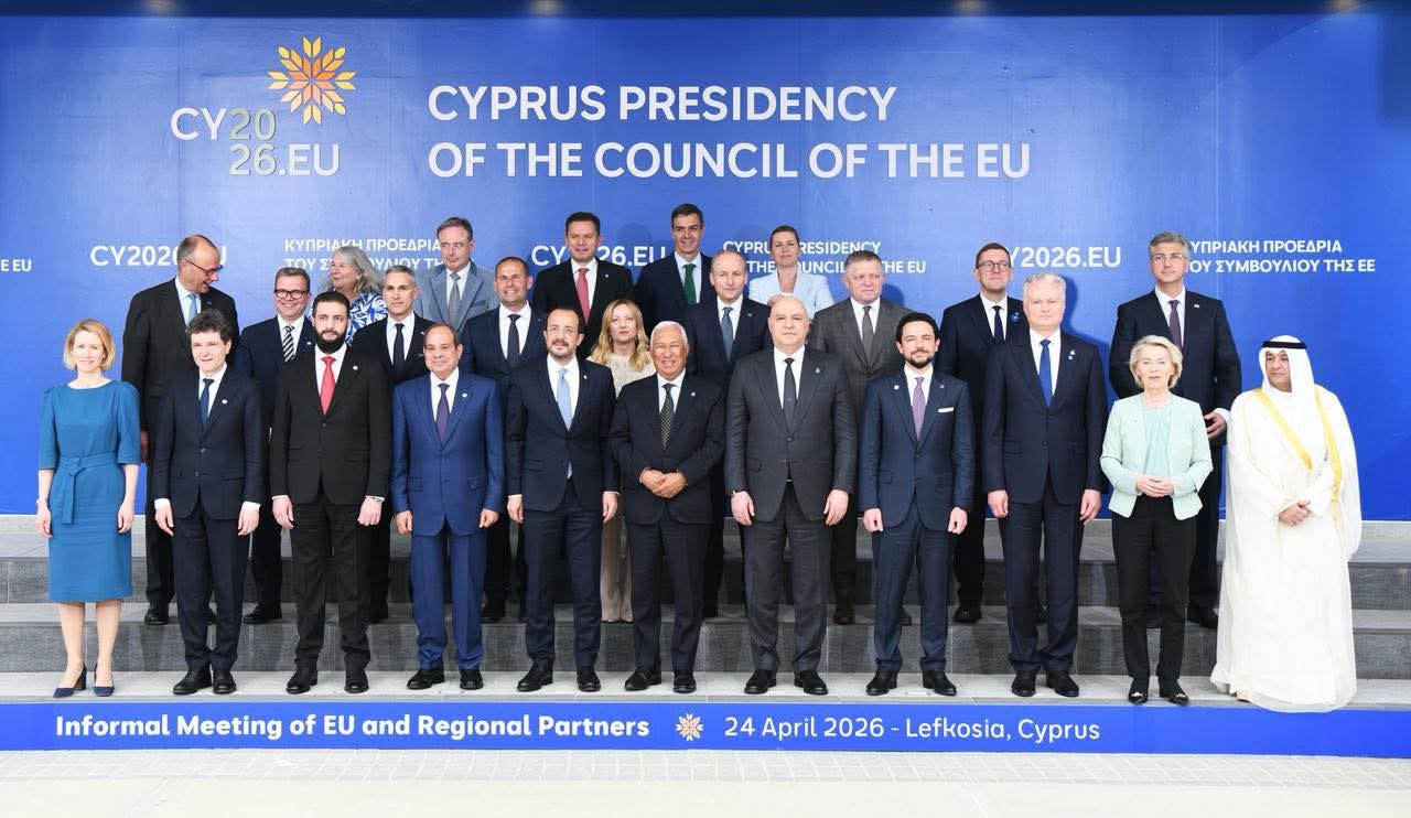 الرئيس السيسي يشدد على ضرورة الالتزام بحرية الملاحة وتأمين الممرات الدولية