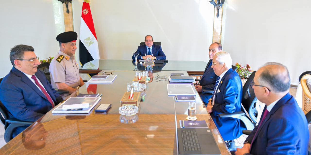 الرئيس السيسي يوجه بتعديل مسار طريق العين السخنة/الزعفرانة لتلافي الحوادث