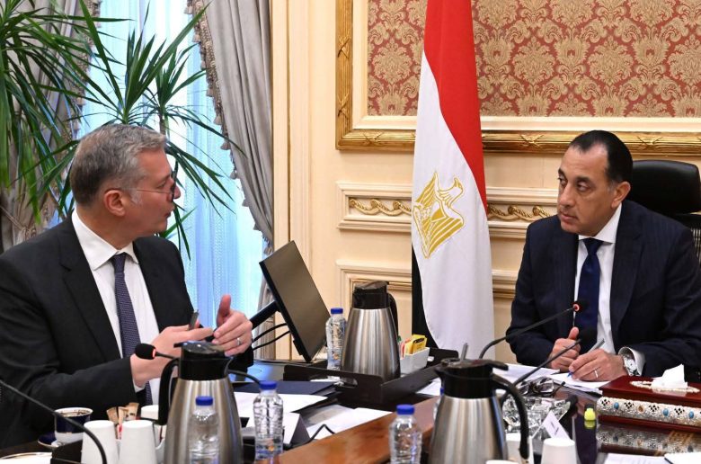 رئيس الوزراء يؤكد أهمية التعجيل بتنمية حقل «دينيس غرب» المكتشف قبالة سواحل بورسعيد
